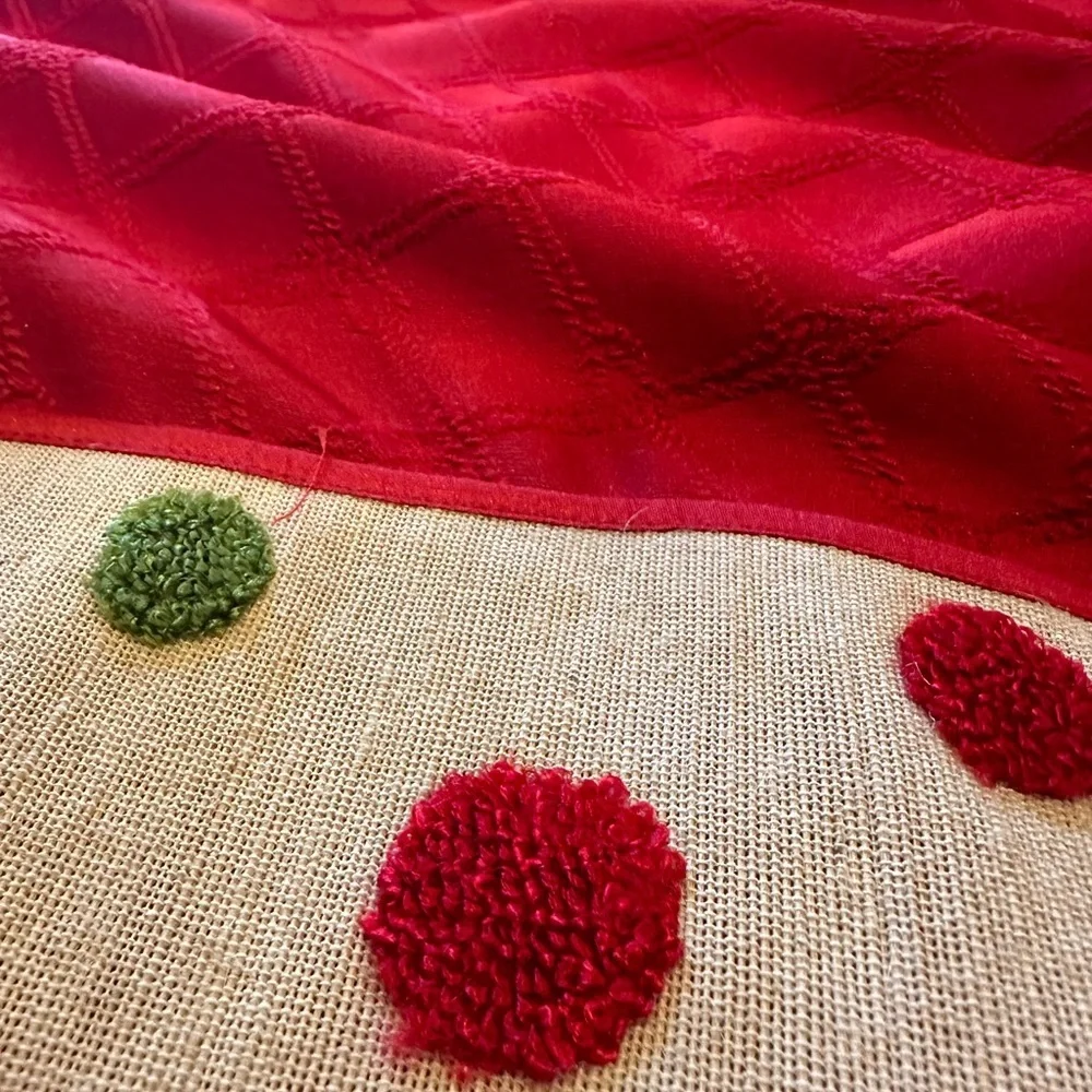 Red & Green Christmas Tree Skirt - Picture 6 of 12